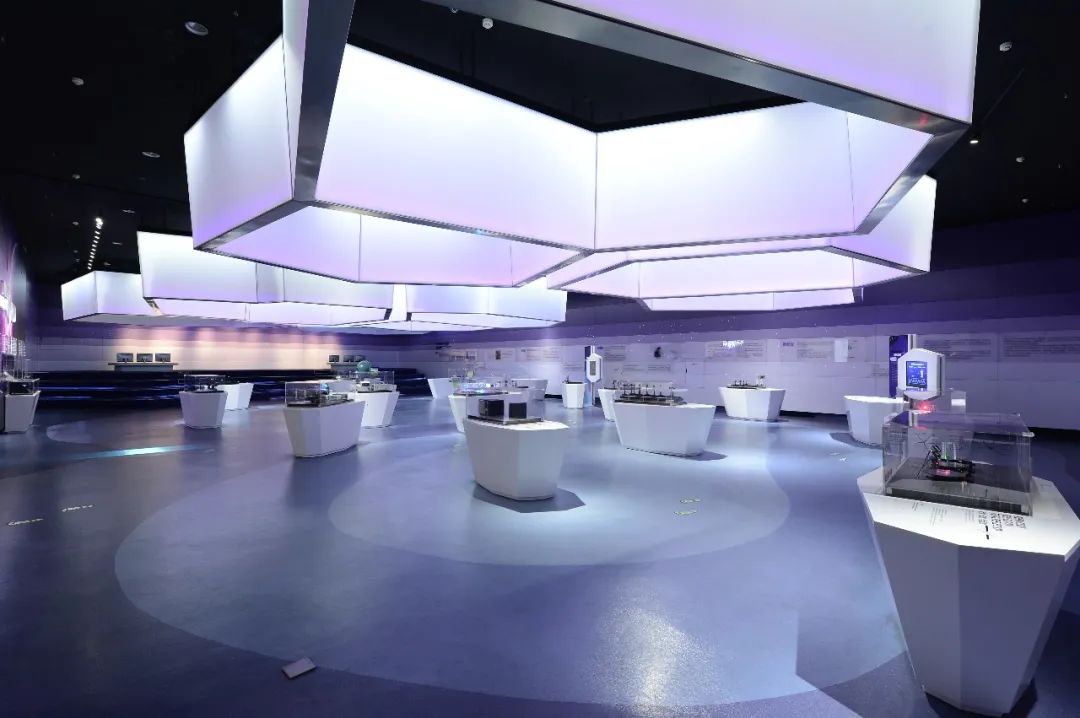 成都世纪城新国际会展中心(图1)